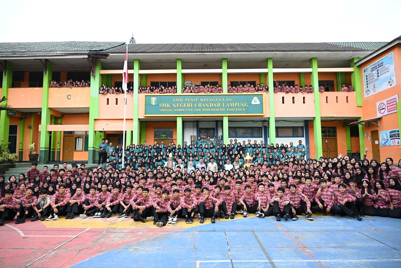 Tinjau SMKN 4 Bandar Lampung, Wapres Gibran Pastikan Dukungan untuk Akselerasi Lulusan Kerja ke Luar Negeri